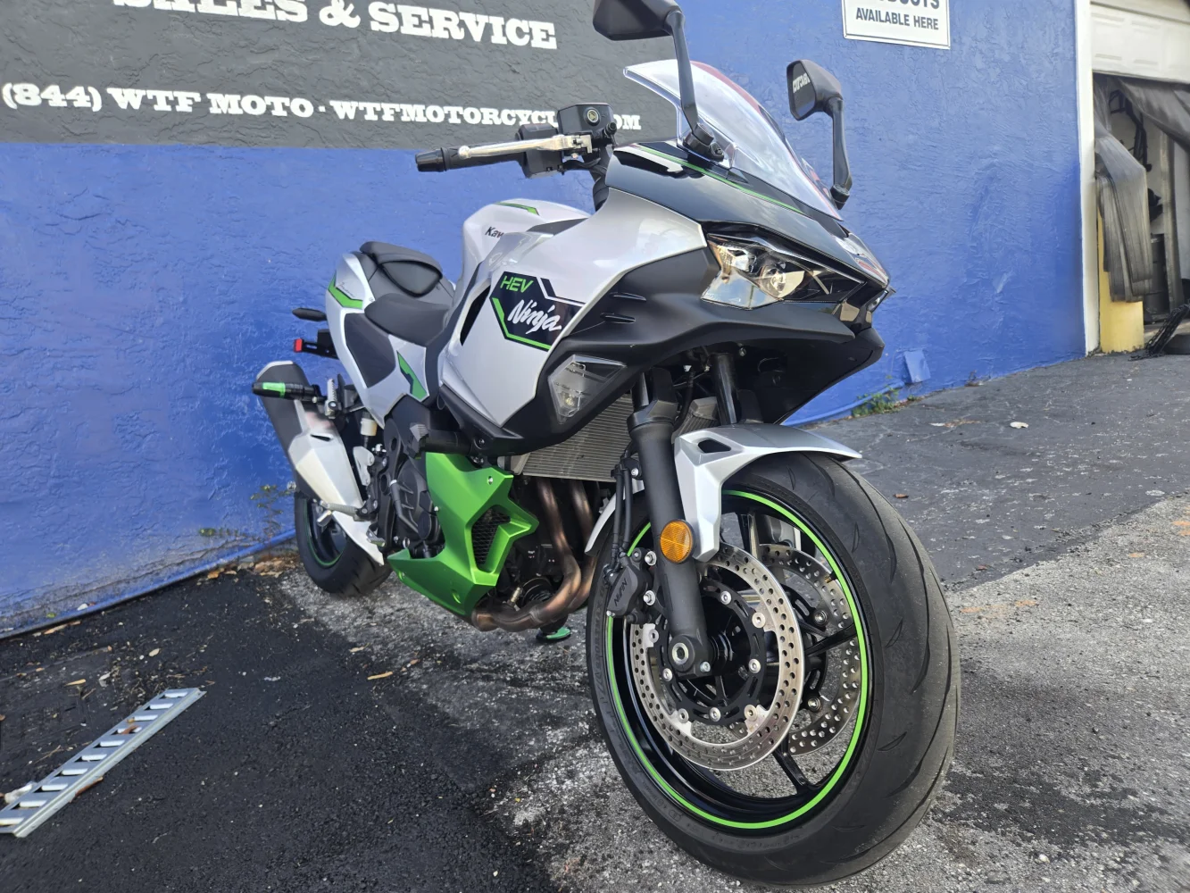 2024 Kawasaki Ninja 7 Hybrid abs