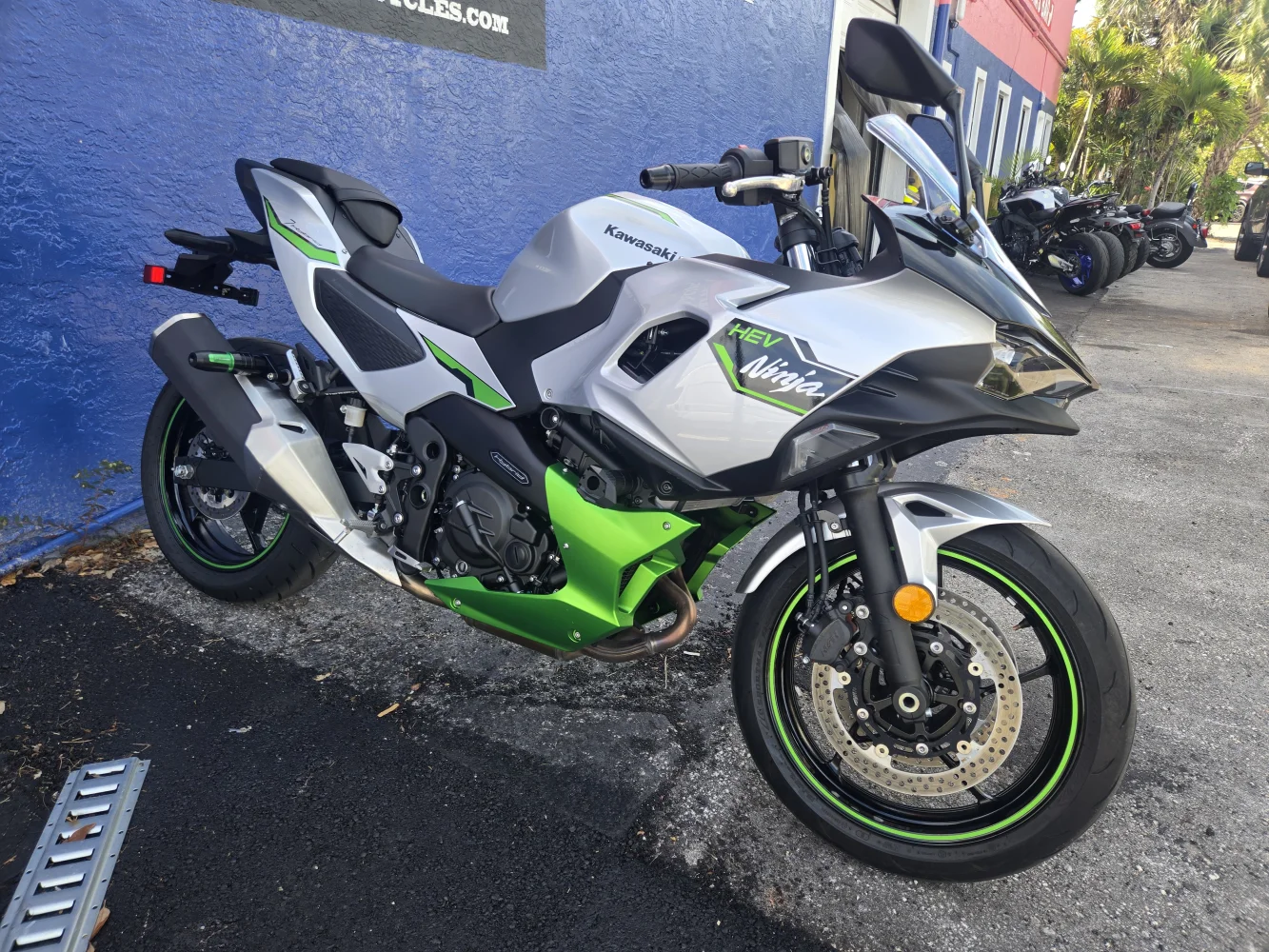 2024 Kawasaki Ninja 7 Hybrid abs