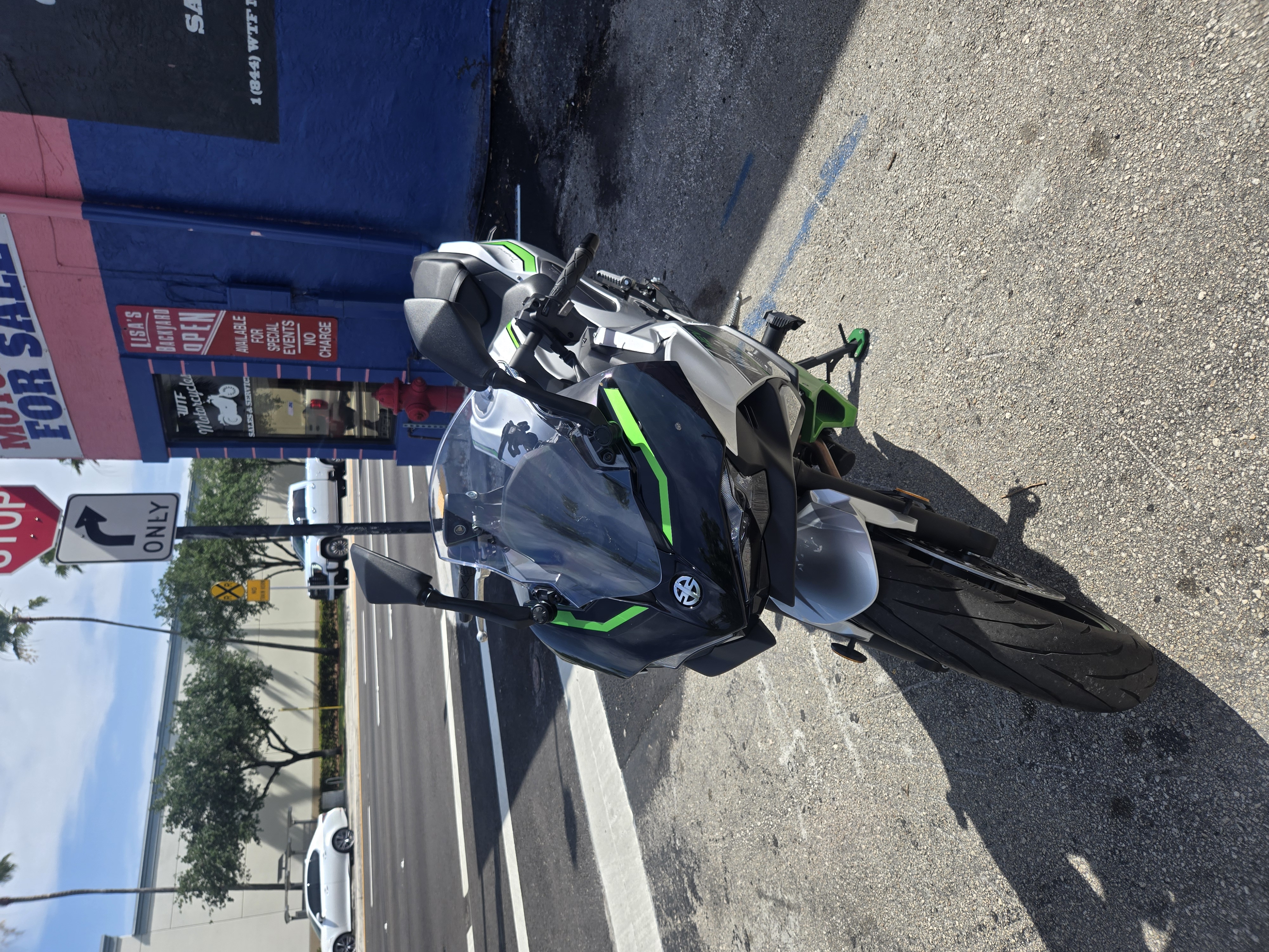 2024 Kawasaki Ninja 7 Hybrid abs