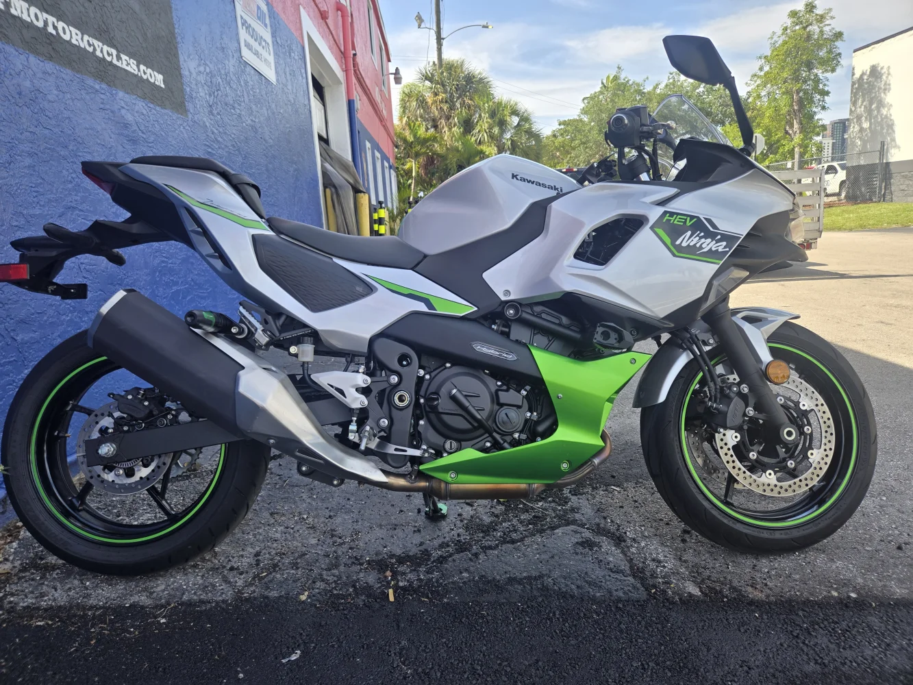 2024 Kawasaki Ninja 7 Hybrid abs