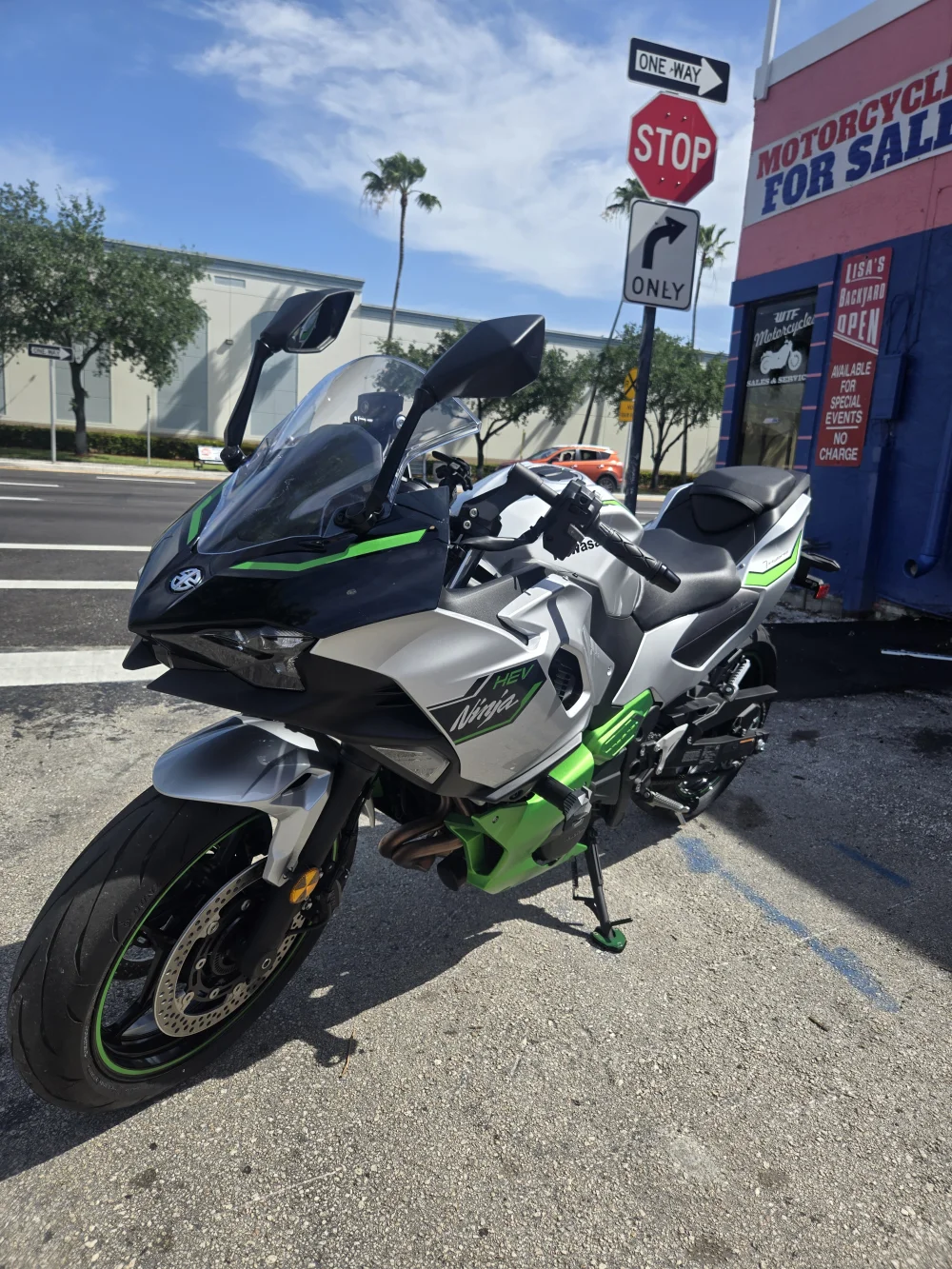 2024 Kawasaki Ninja 7 Hybrid abs