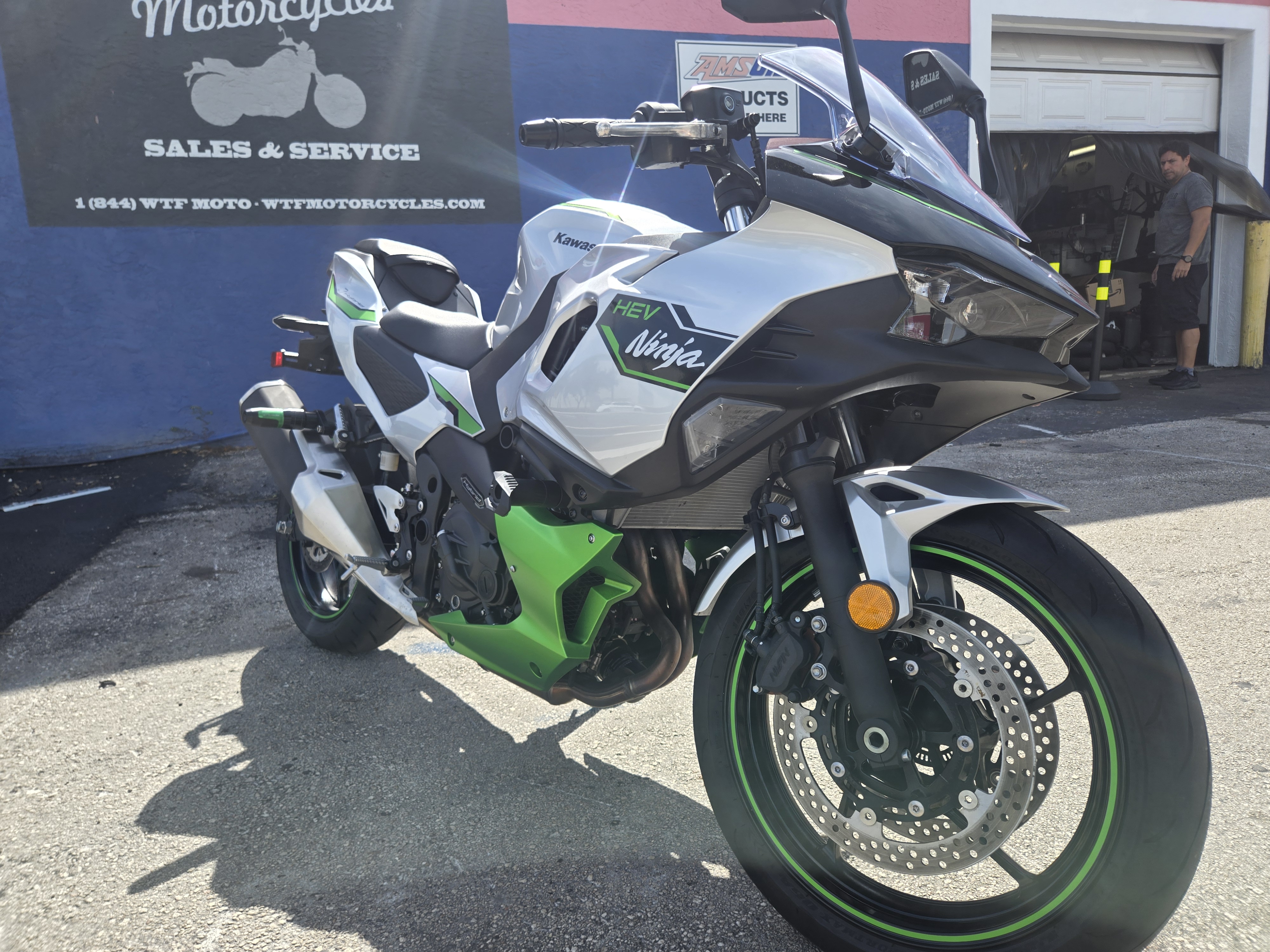 2024 Kawasaki Ninja 7 Hybrid abs