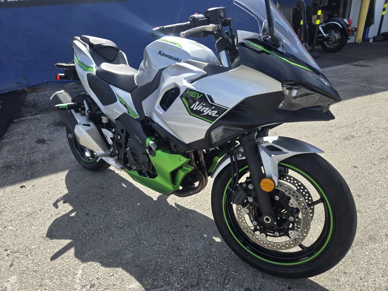 2024 Kawasaki Ninja 7 Hybrid abs
