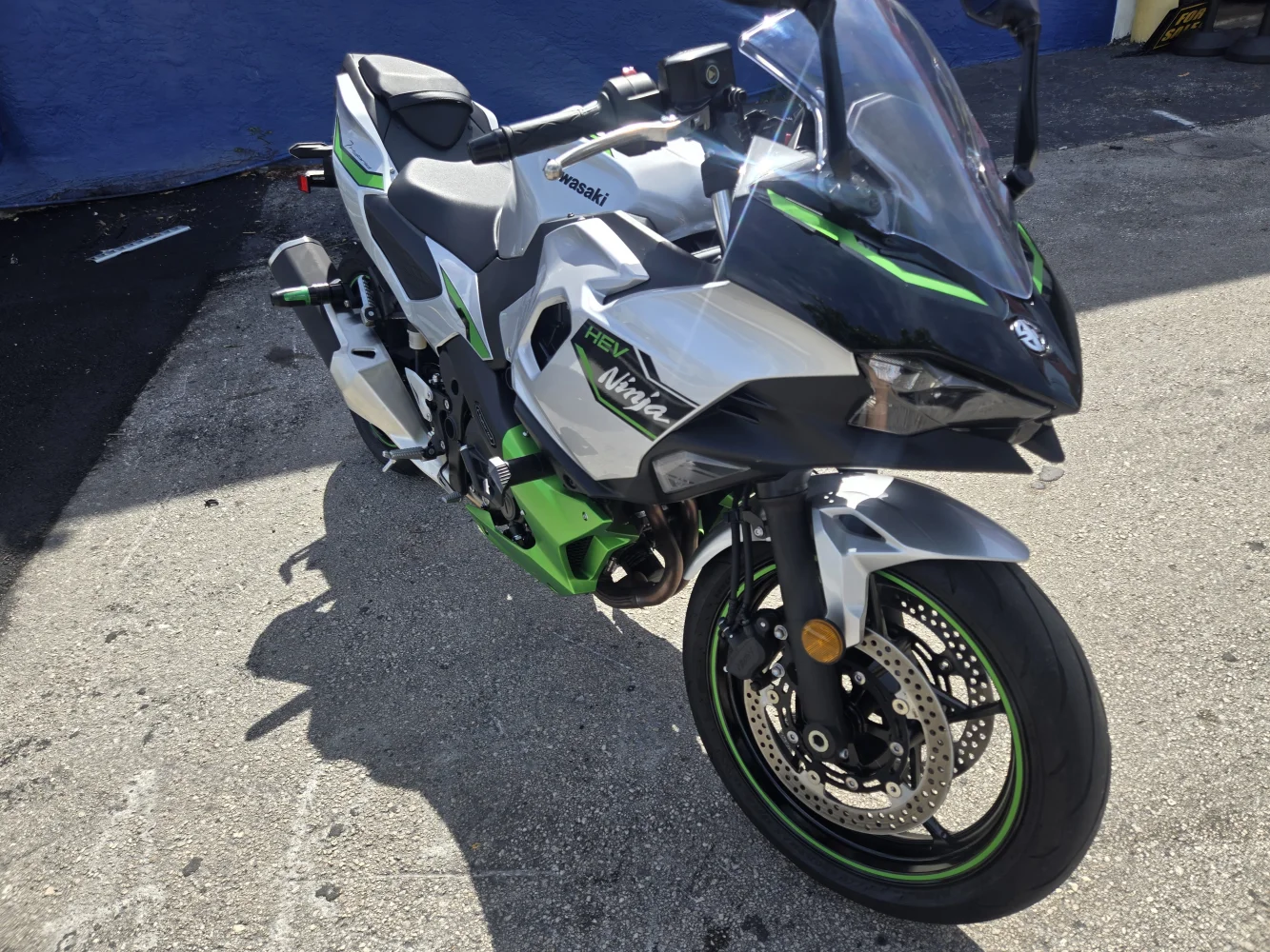 2024 Kawasaki Ninja 7 Hybrid abs