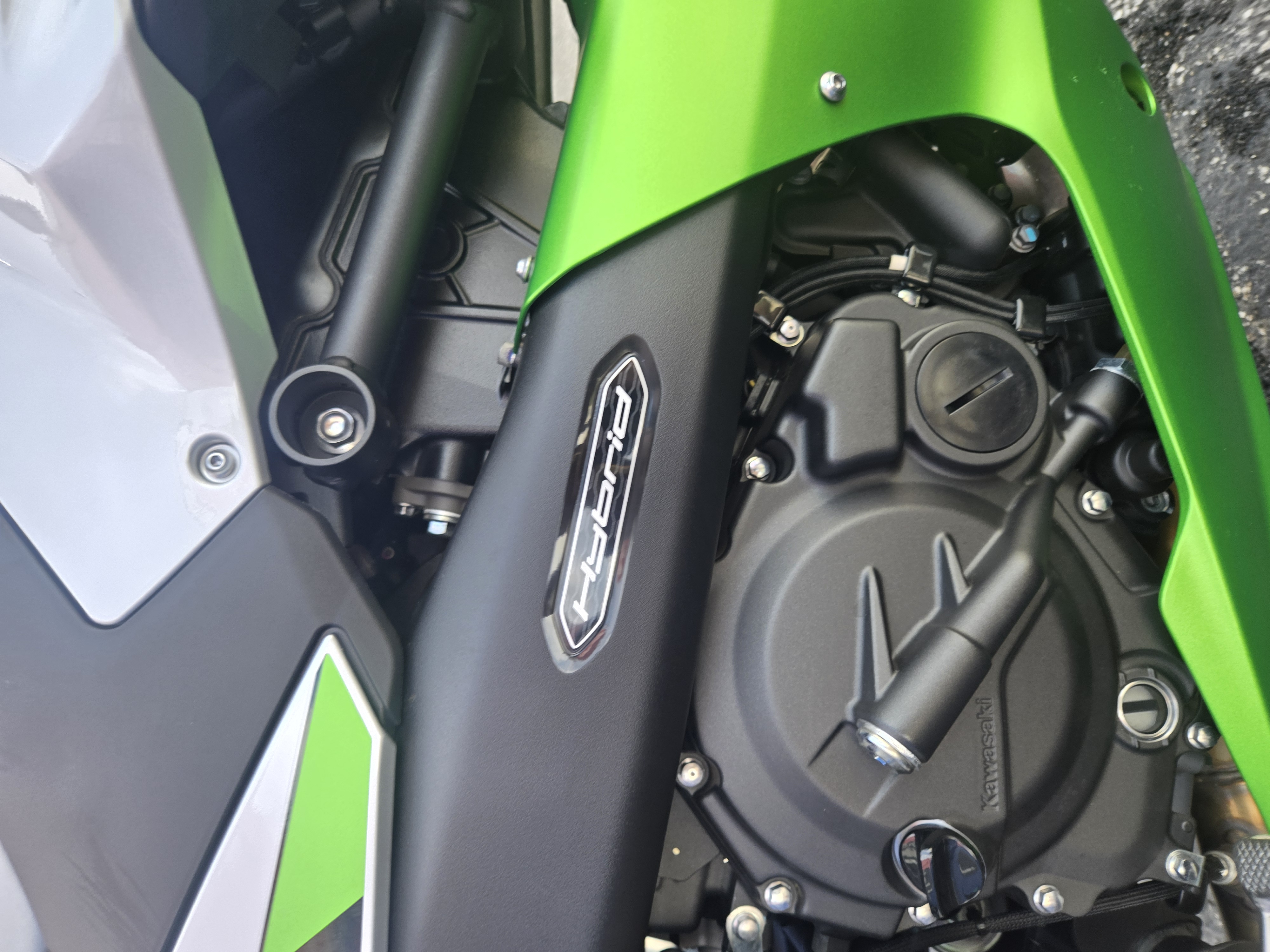 2024 Kawasaki Ninja 7 Hybrid abs