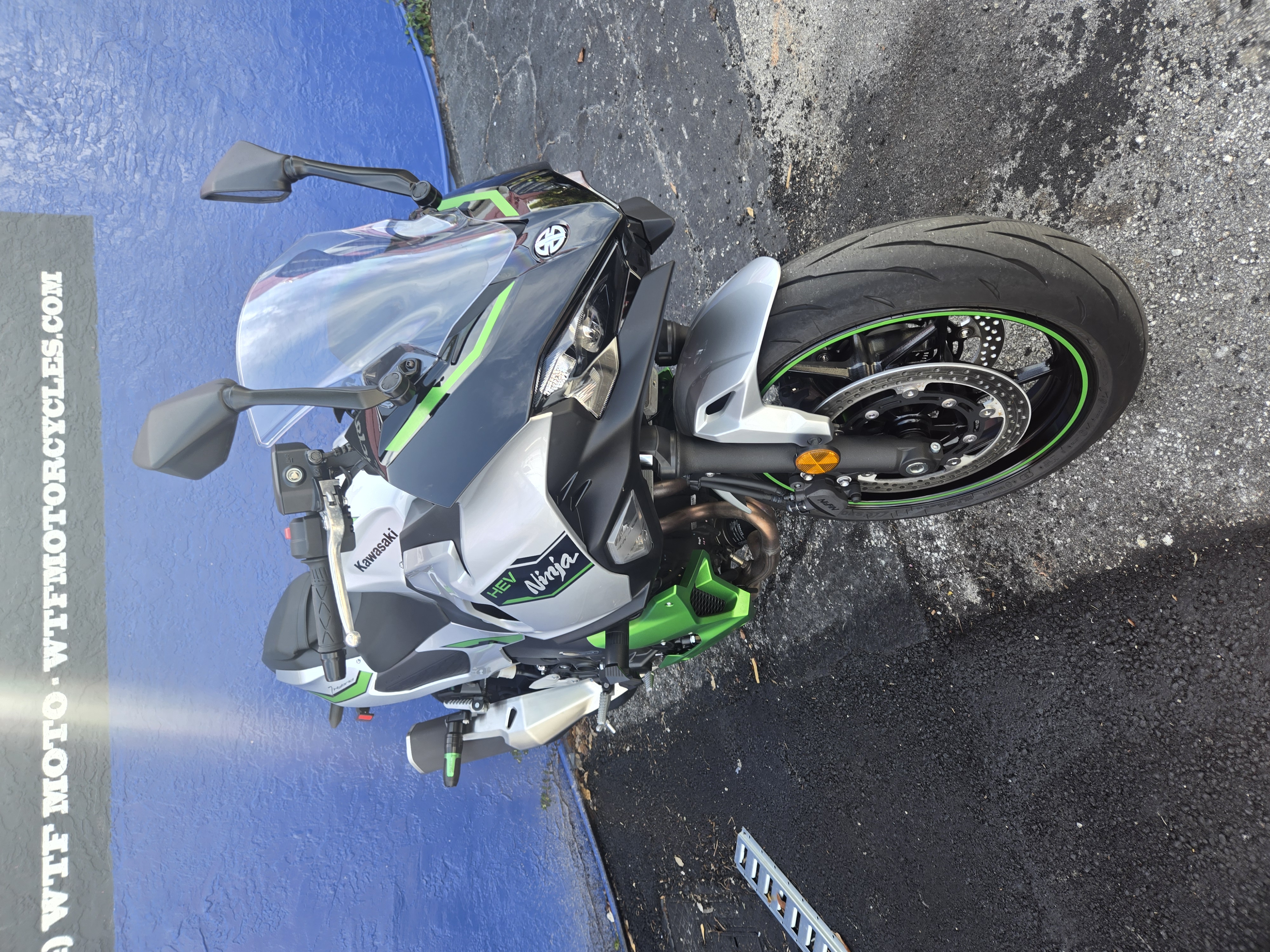 2024 Kawasaki Ninja 7 Hybrid abs