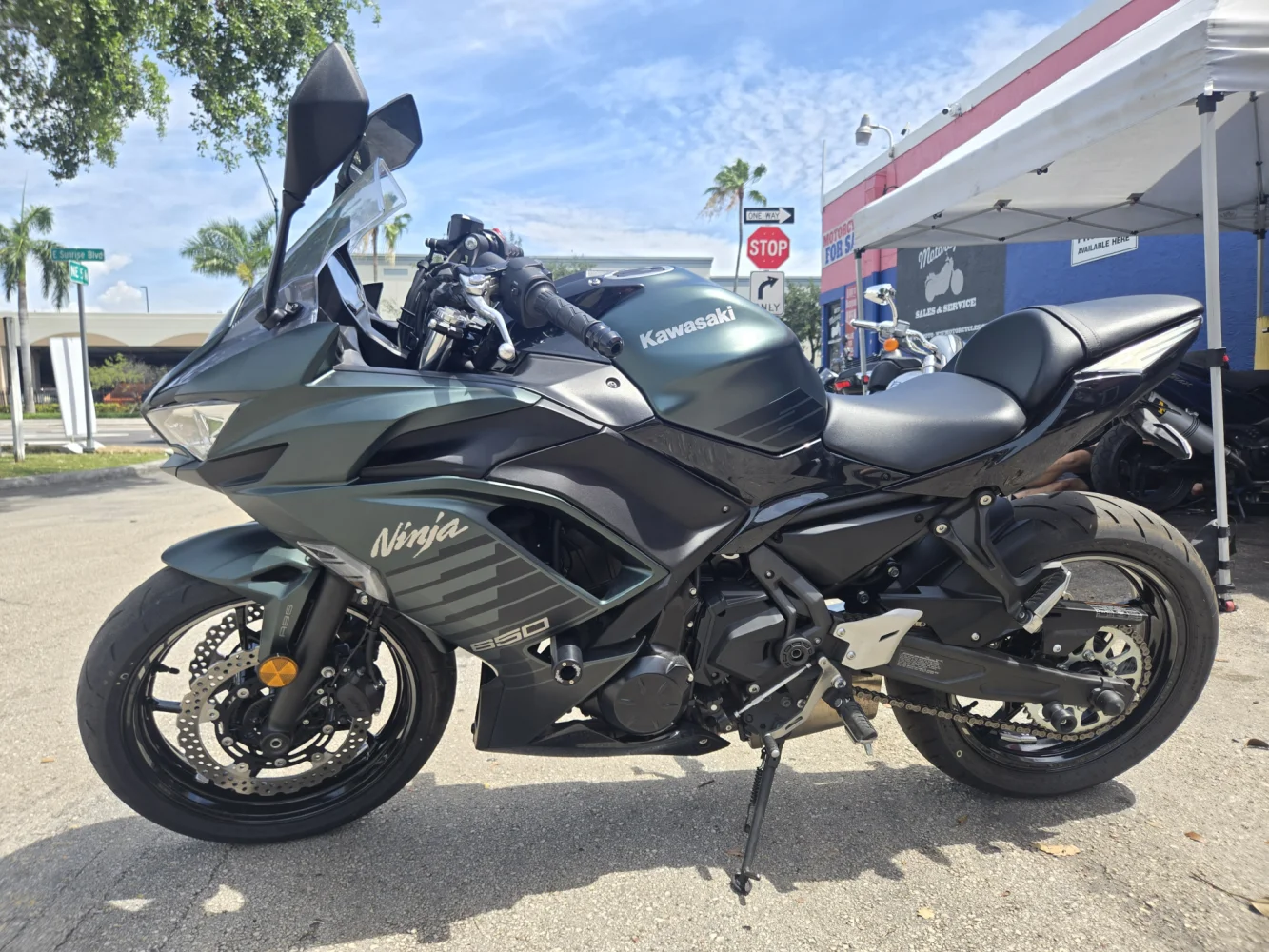 2025 Kawasaki Ninja 650cc abs