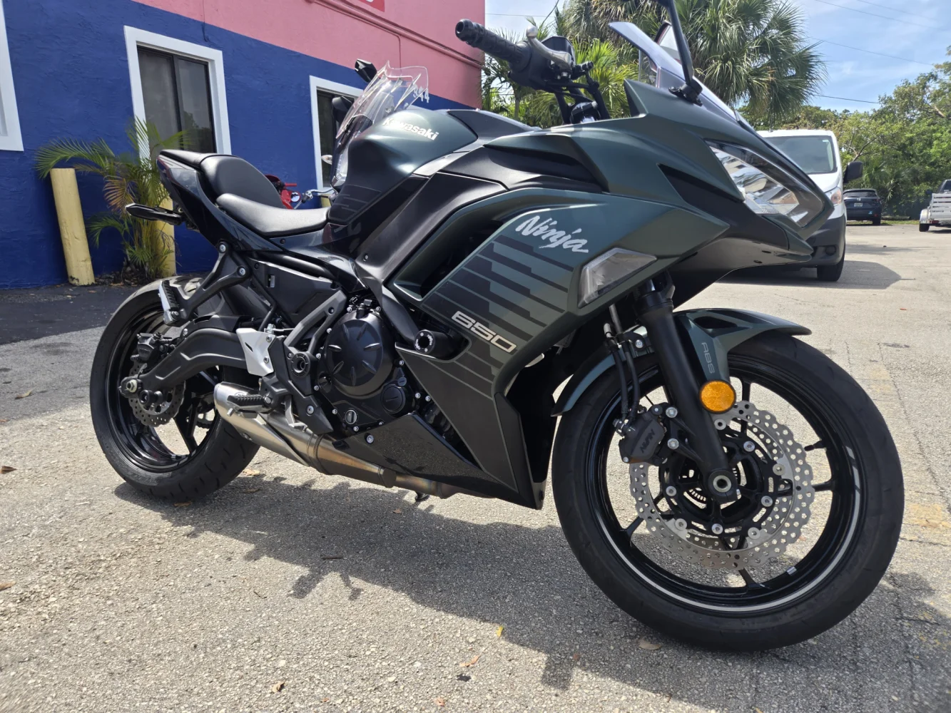 2025 Kawasaki Ninja 650cc abs
