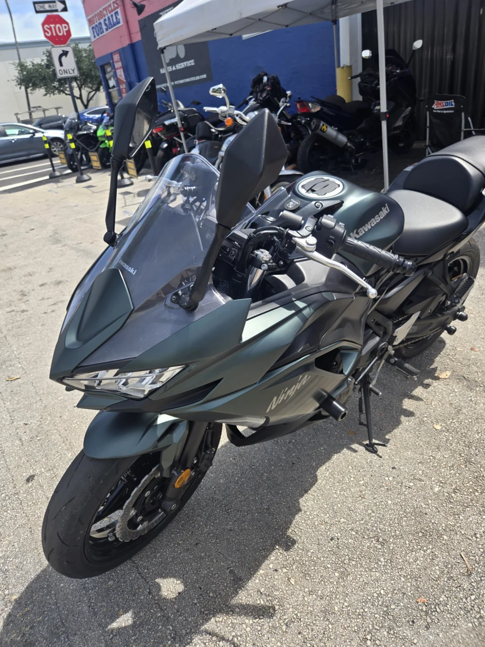 2025 Kawasaki Ninja 650cc abs