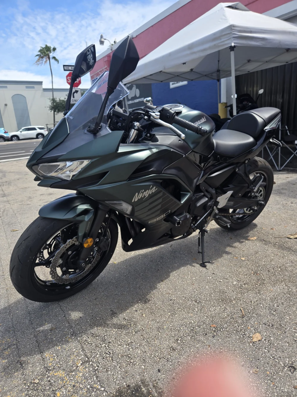 2025 Kawasaki Ninja 650cc abs
