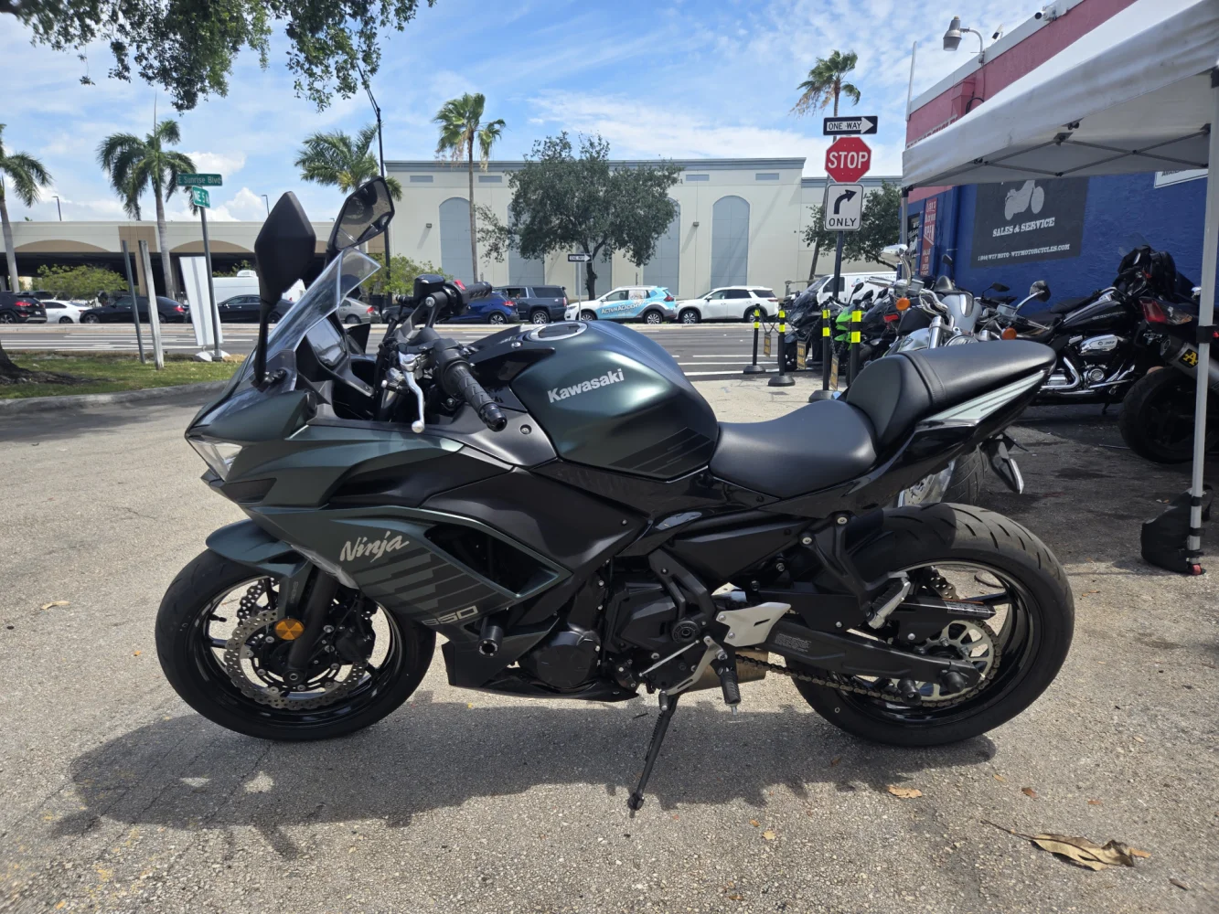 2025 Kawasaki Ninja 650cc abs
