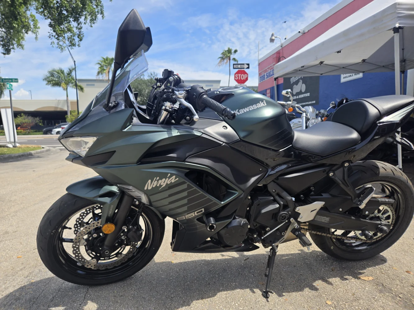 2025 Kawasaki Ninja 650cc abs