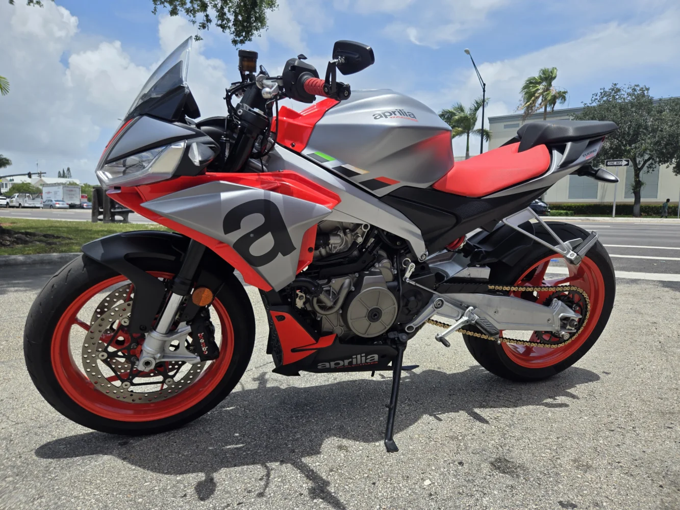 2021 Aprilia Tuono