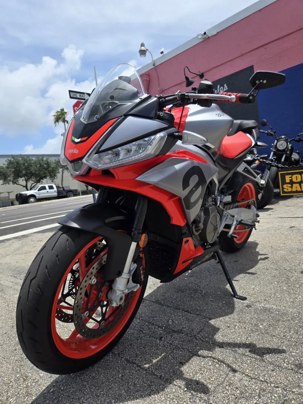 2021 Aprilia Tuono
