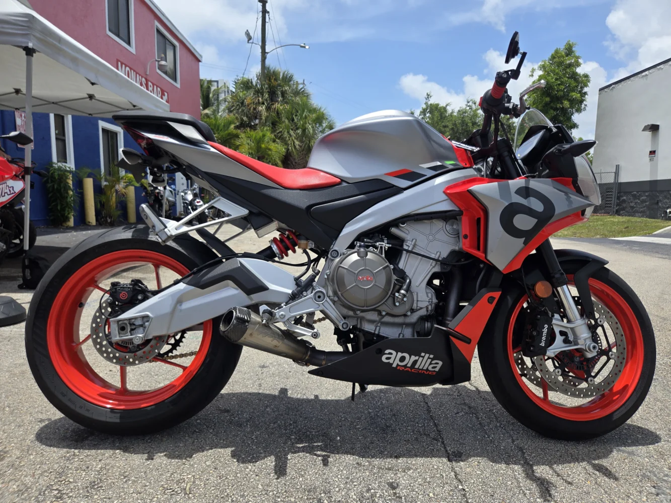 2021 Aprilia Tuono