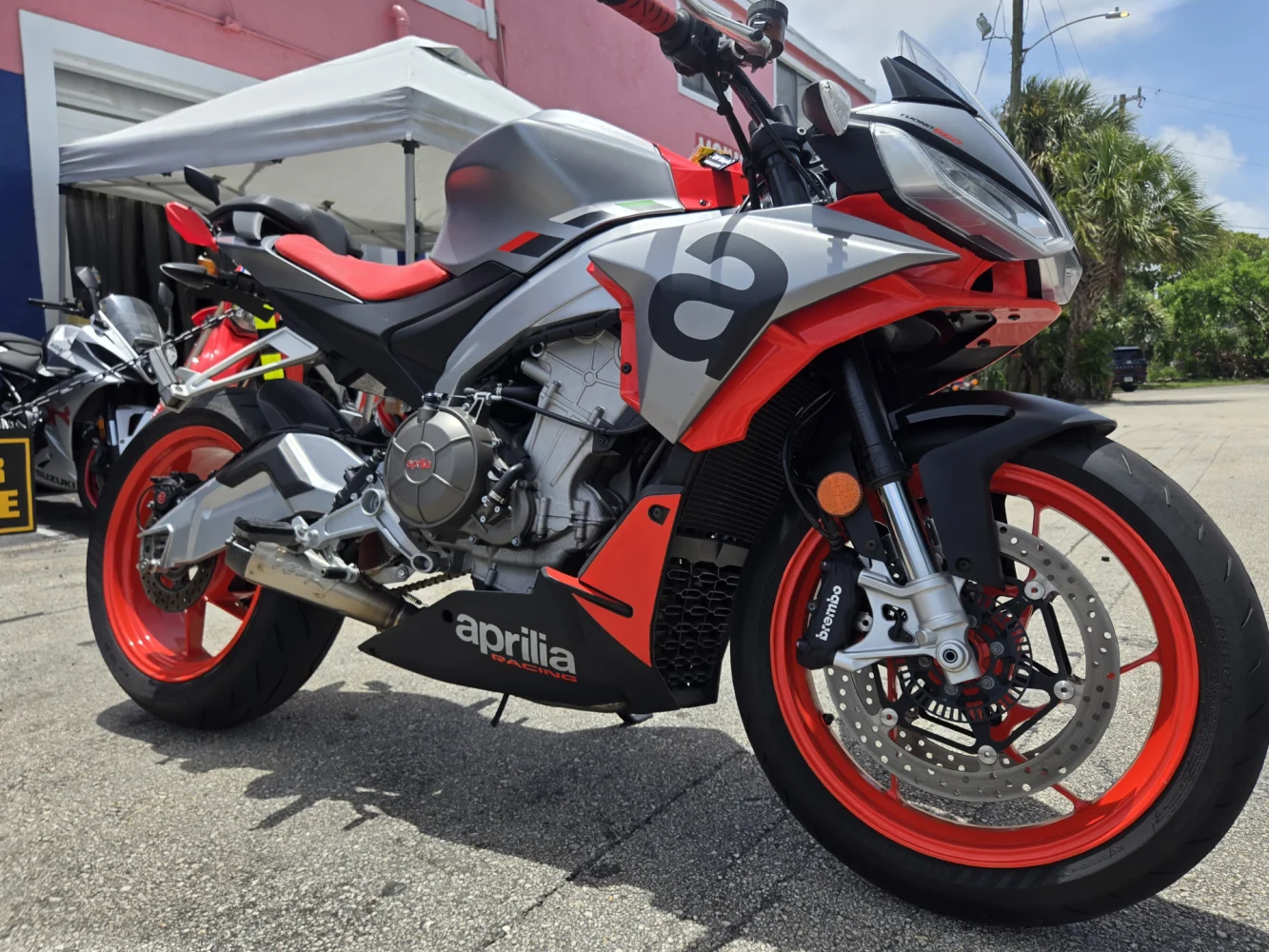 2021 Aprilia Tuono