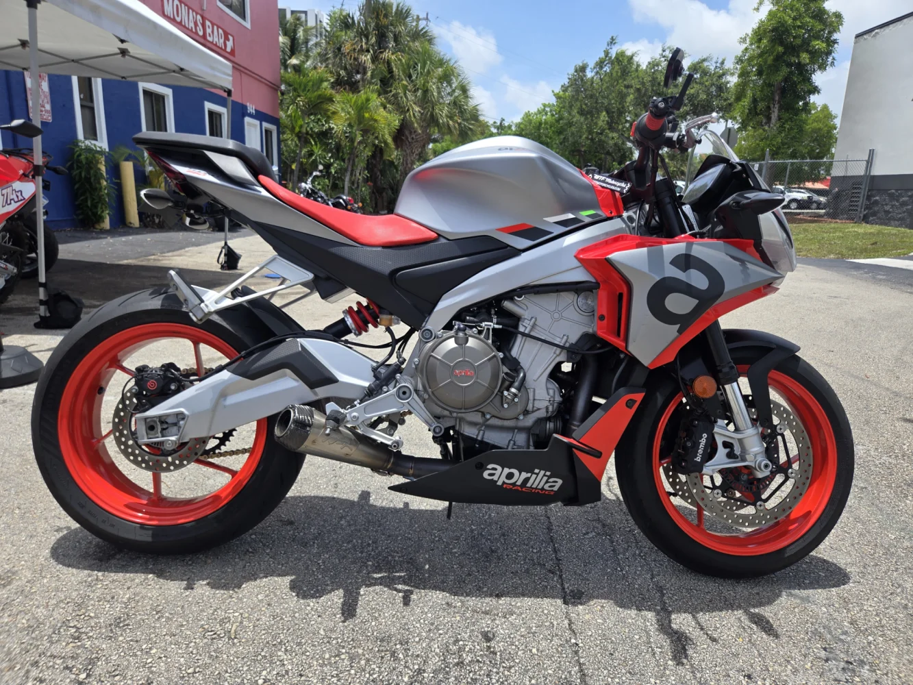 2021 Aprilia Tuono