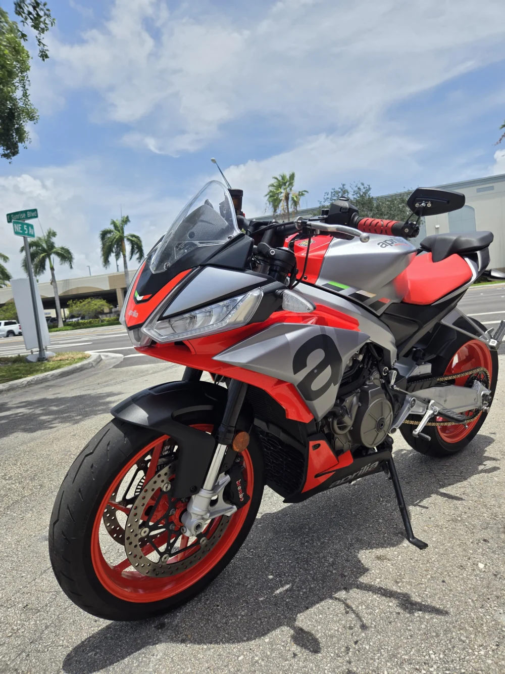 2021 Aprilia Tuono