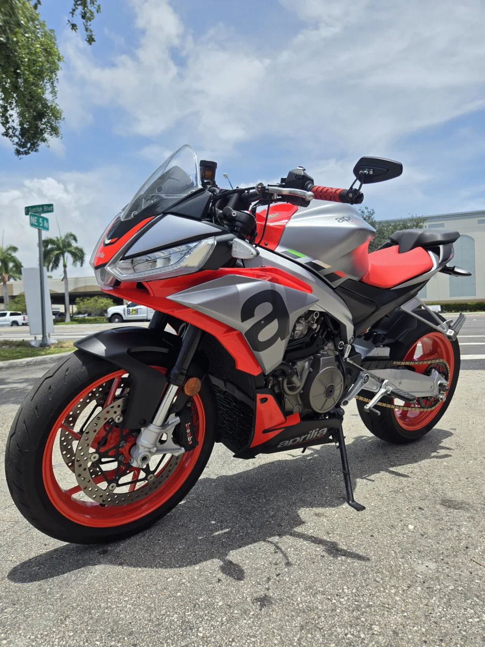 2021 Aprilia Tuono