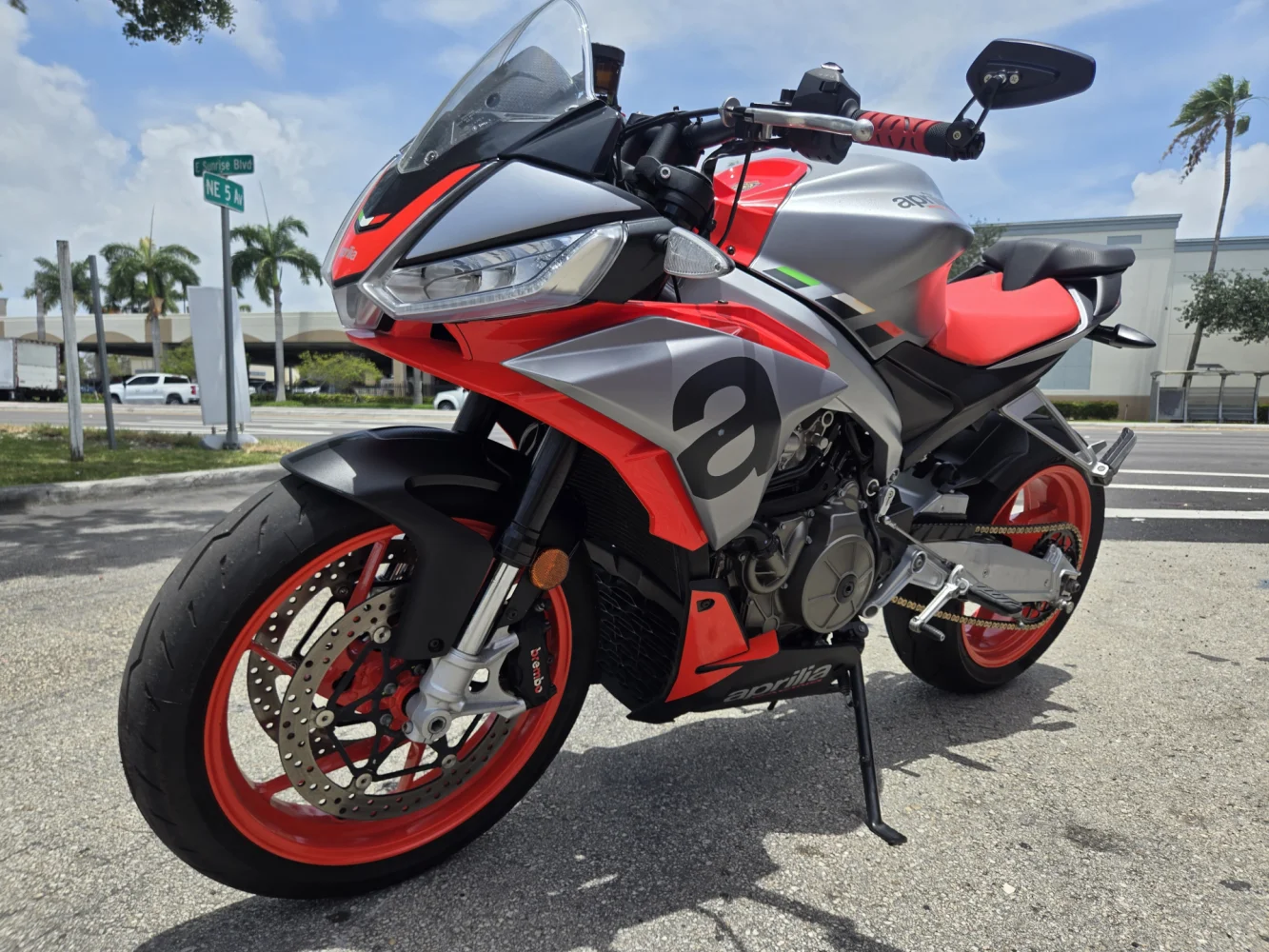 2021 Aprilia Tuono