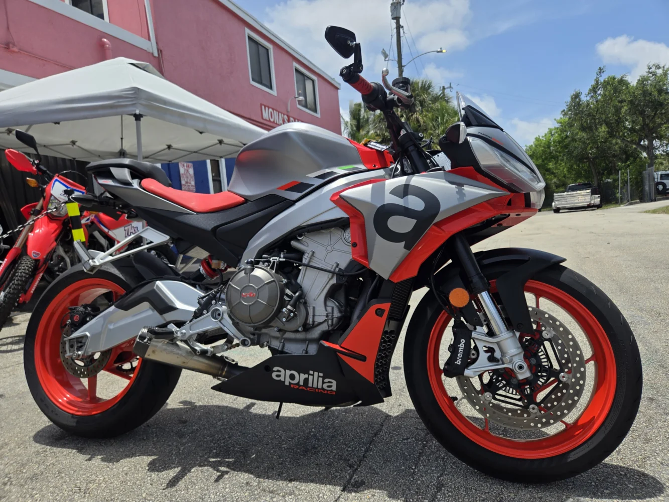 2021 Aprilia Tuono