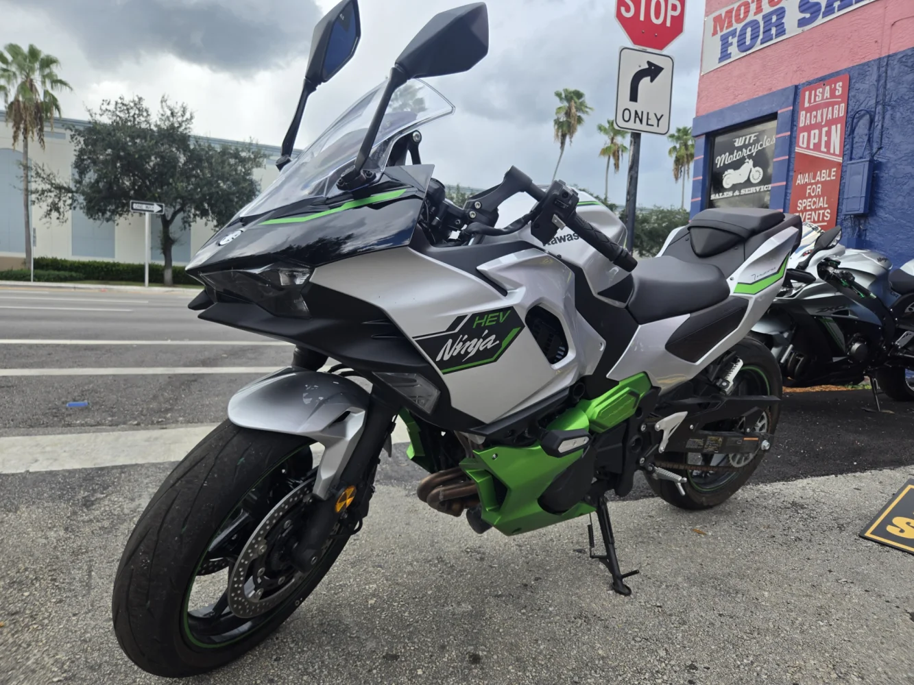 2024 Kawasaki Ninja 7 Hybrid abs