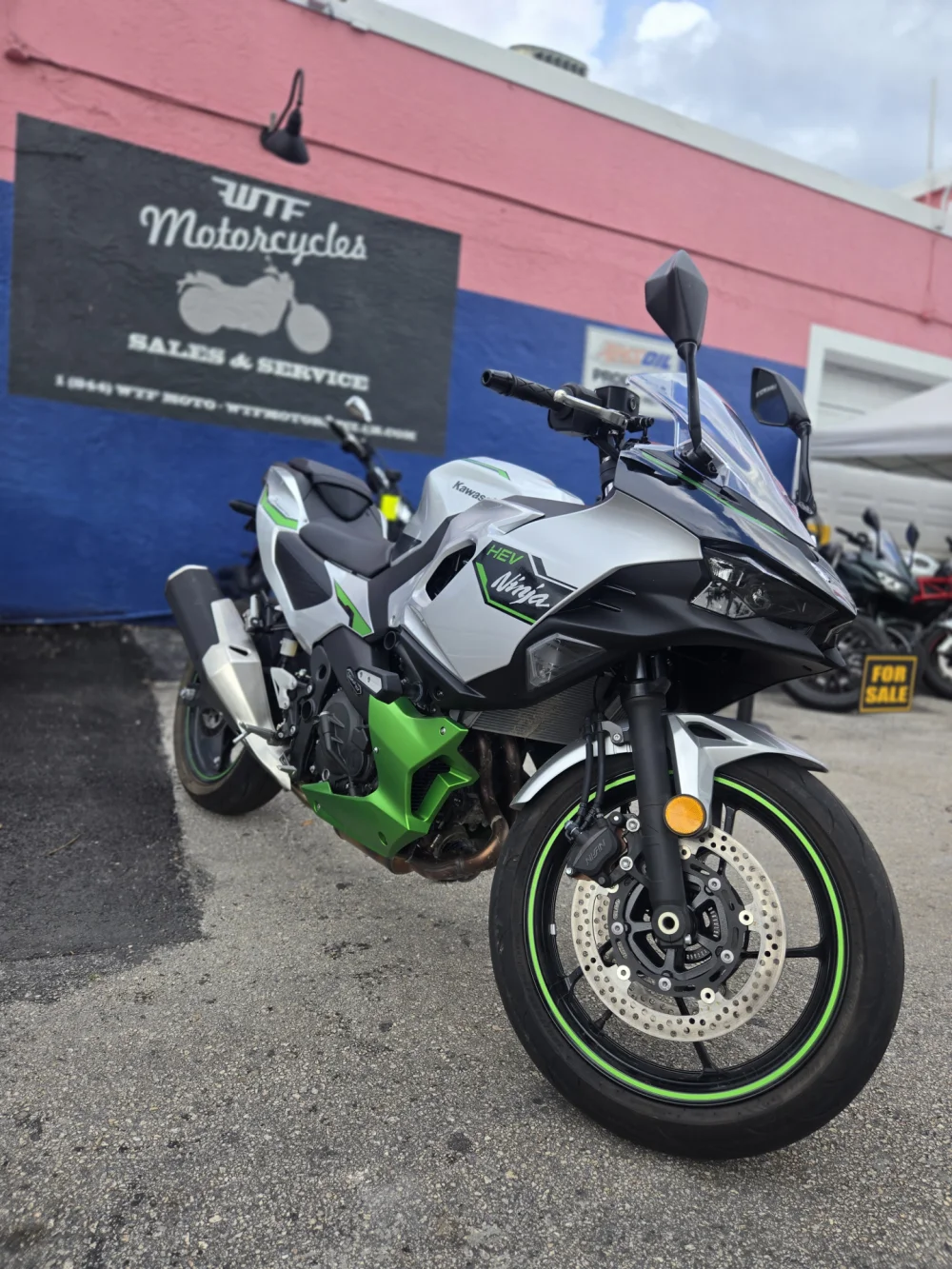 2024 Kawasaki Ninja 7 Hybrid abs