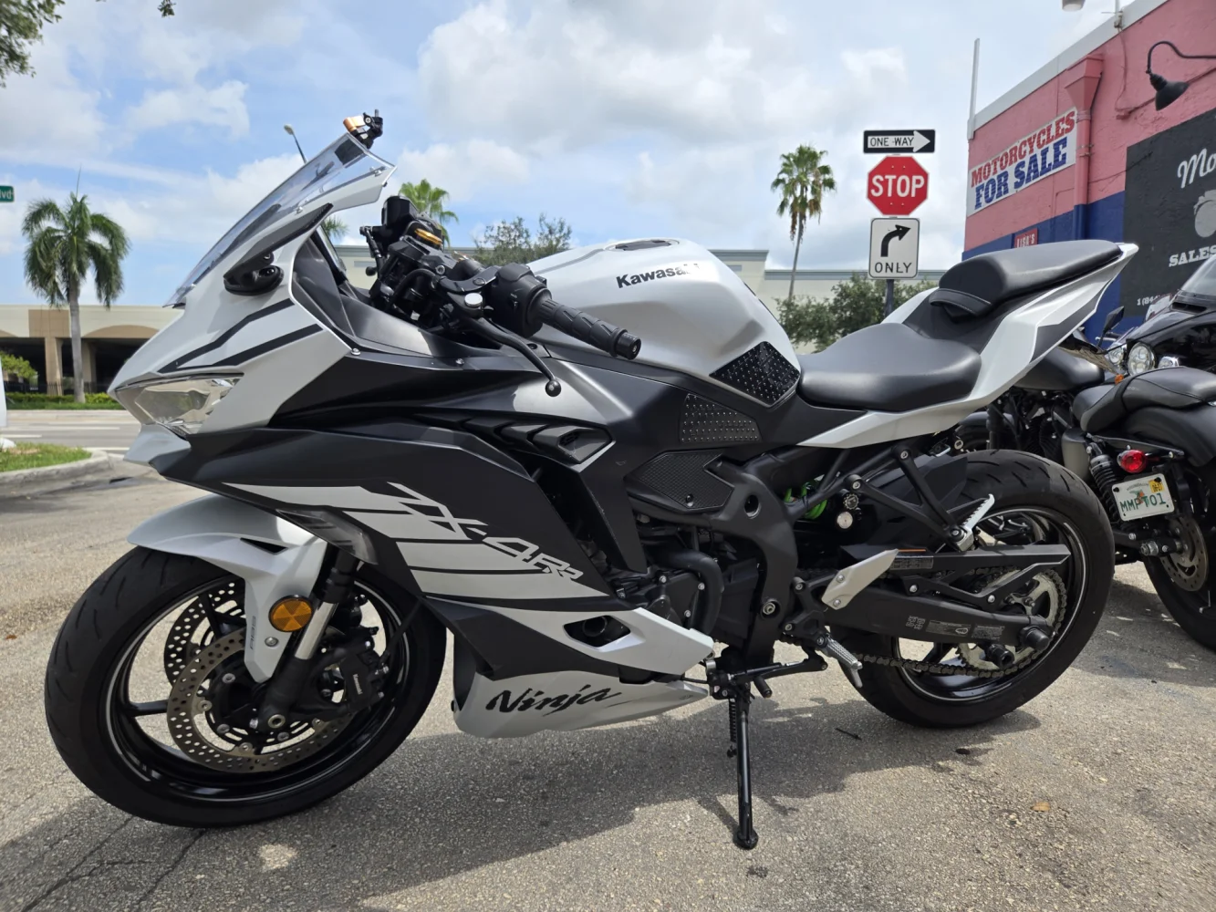 2025 Kawasaki ZX4RR Ninja